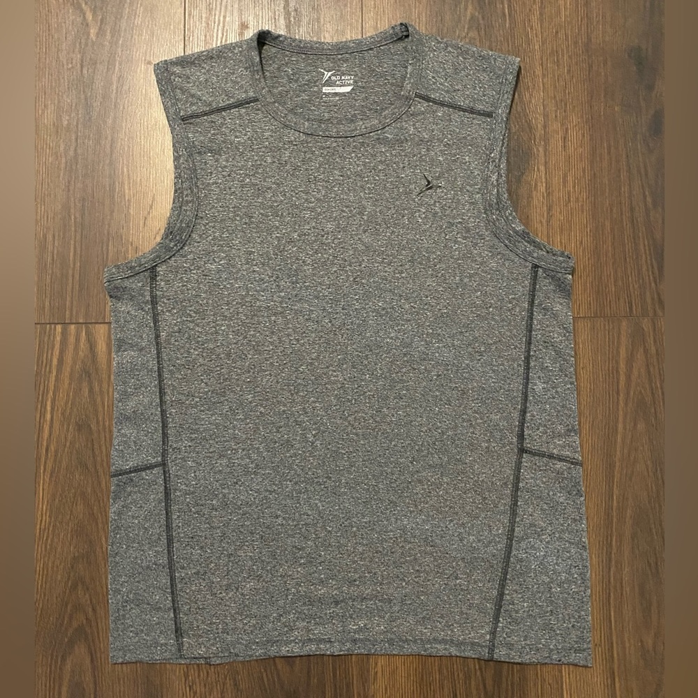 Men’s Old Navy Active Grey Sleeveless Shirt M